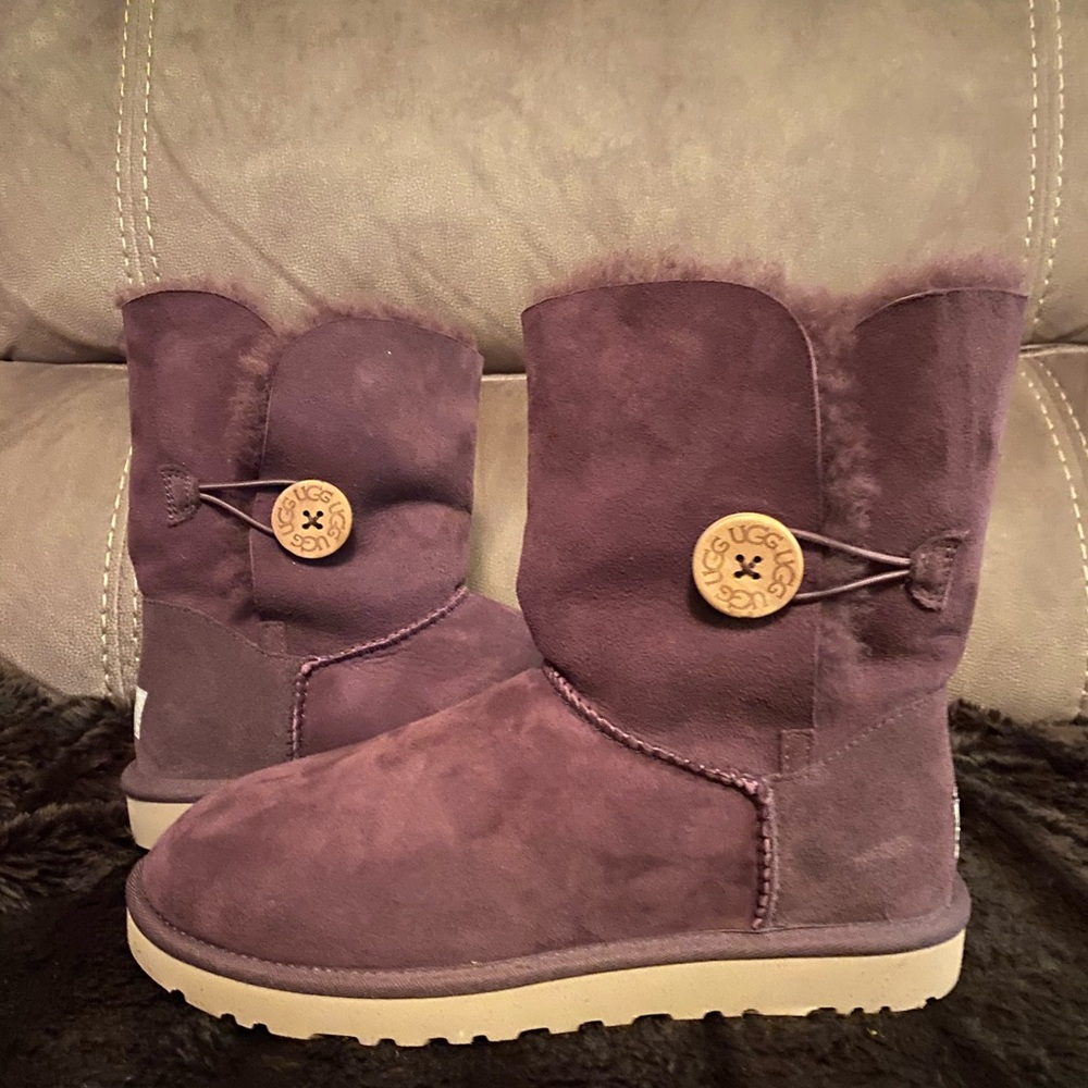 ** SALE SALE** New Women’s UGG Bailey Button Boots